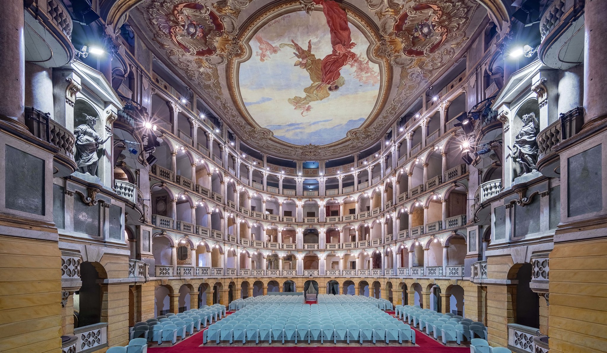 Immagini di FONDAZIONE TEATRO FRASCHINI