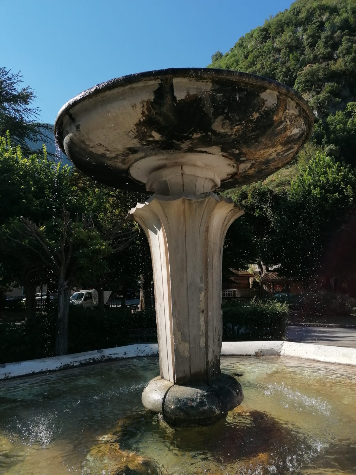 Immagini di Fontana pubblica dei giardini comunali