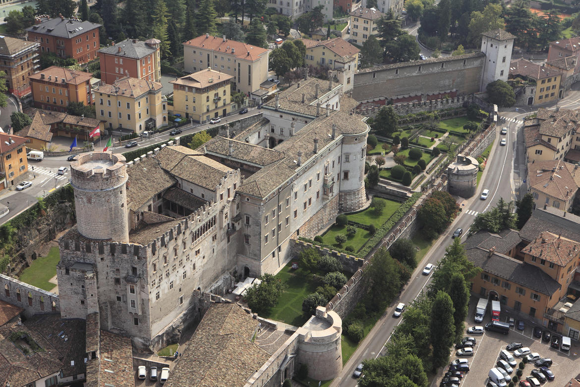 Immagini di Castello del Buonconsiglio. Monumenti e collezioni provinciali