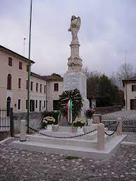 Immagini di MONUMENTI AI CADUTI