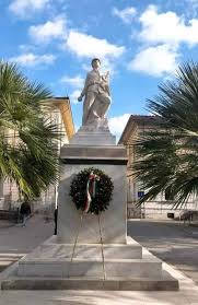 Immagini di MONUMENTO AI CADUTI DELLA PRIMA GUERRA MONDIALE POSTO IN VIA GARIBALDI