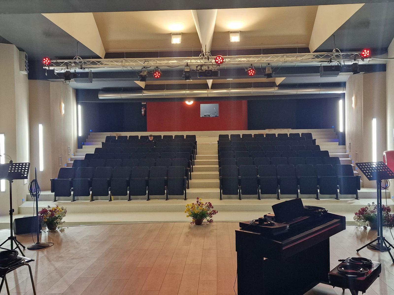 Immagini di Auditorium comunale Campello sul Clitunno