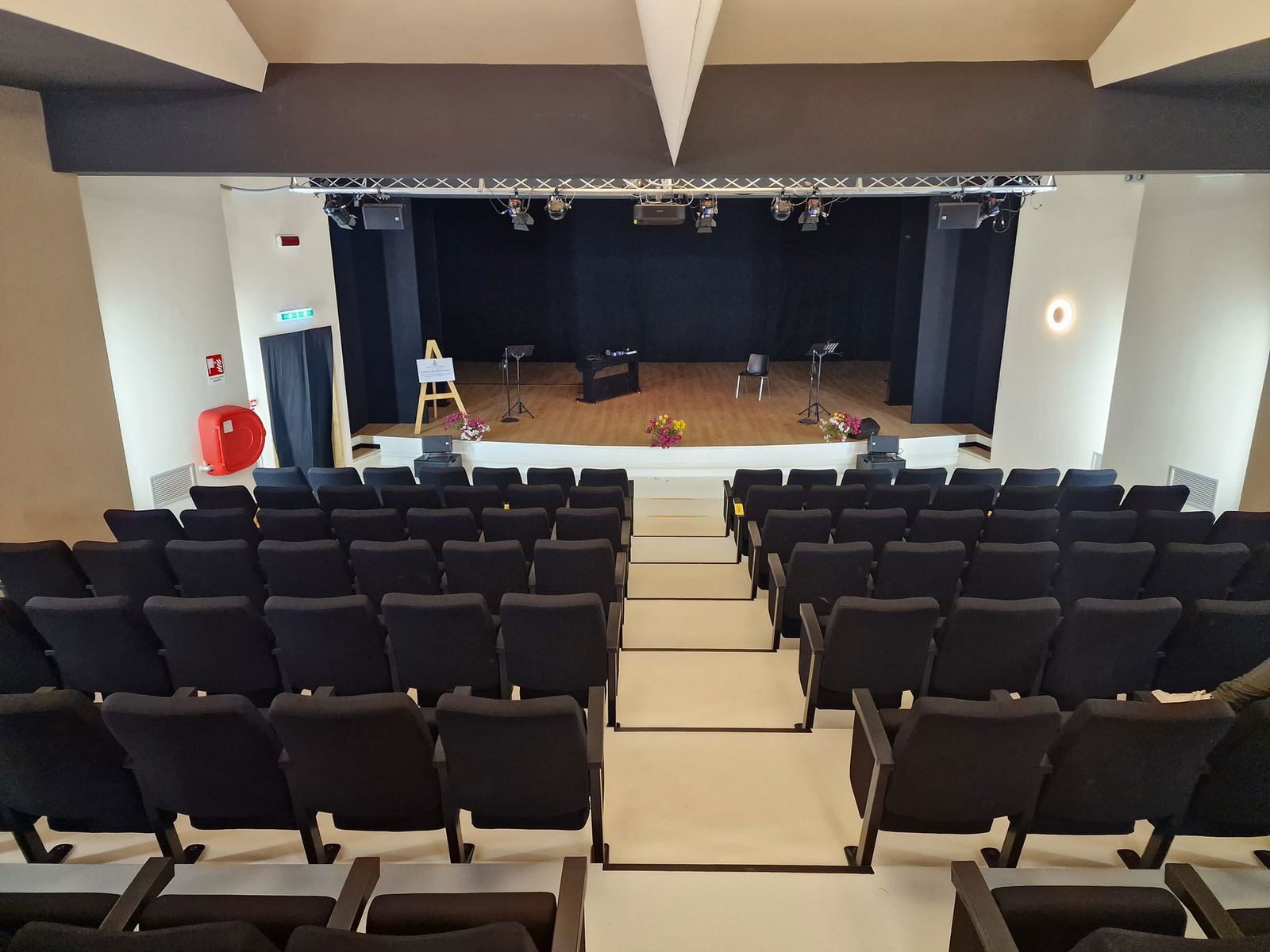 Immagini di Auditorium comunale Campello sul Clitunno