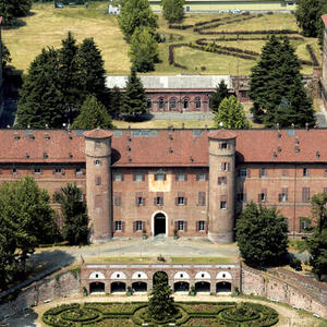 Direzione Regionale Musei Piemonte - Castello di Moncalieri, restauro set da camino con cineserie