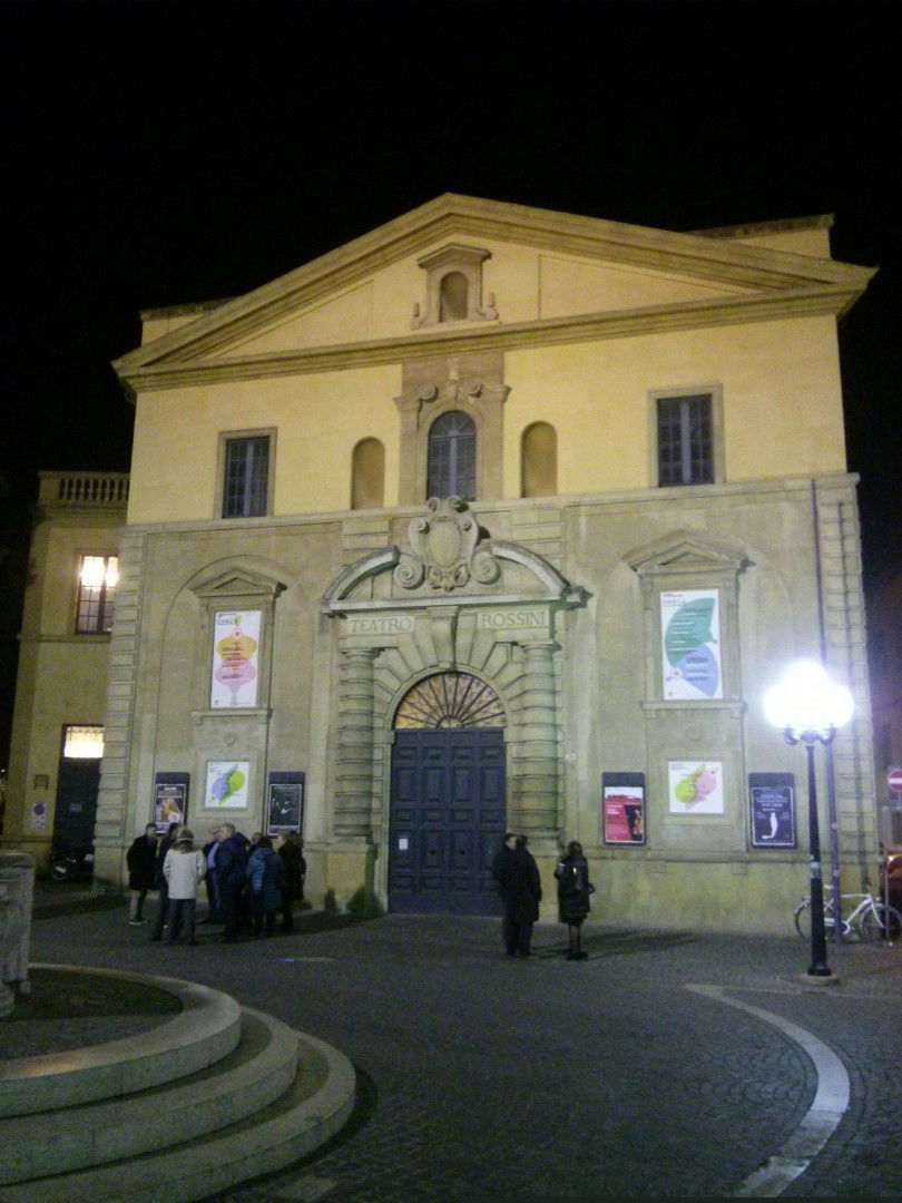 Immagini di Teatro Rossini di Pesaro, interventi di copertura della platea con struttura Layher