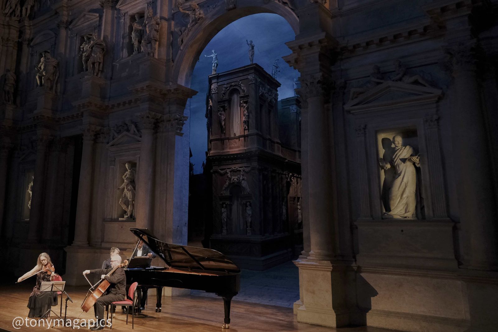 Immagini di Prima il silenzio, poi il suono, o la parola – XXXI edizione delle Settimane Musicali al Teatro Olimpico – Vicenza 2022